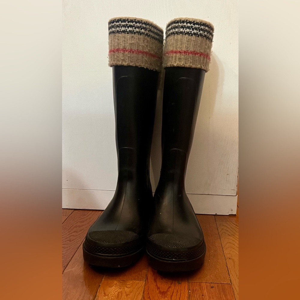 Burberry rain boots. Size 38. Color black. - Picture 1 of 3